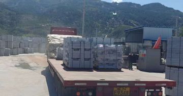 延安 芝麻白仿形路沿石，直形路沿石