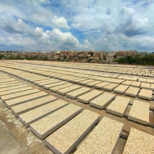 延安 黄金麻荔枝面花岗岩石材地铺石防护中