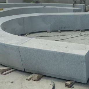 延安 芝麻白花岗岩光面弧形坐凳