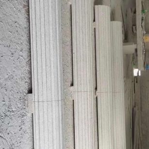 延安 花岗岩厂家带你看白麻花岗岩门楼大柱柱皮