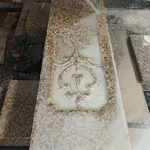 延安 黄金麻花岗岩异形加工雕刻栏杆大柱