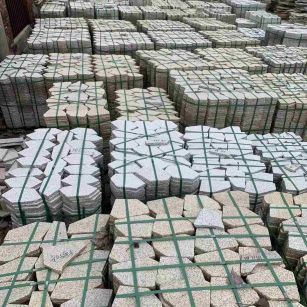 延安 黄金麻白麻花岗岩荔枝面地铺石(冰裂纹)