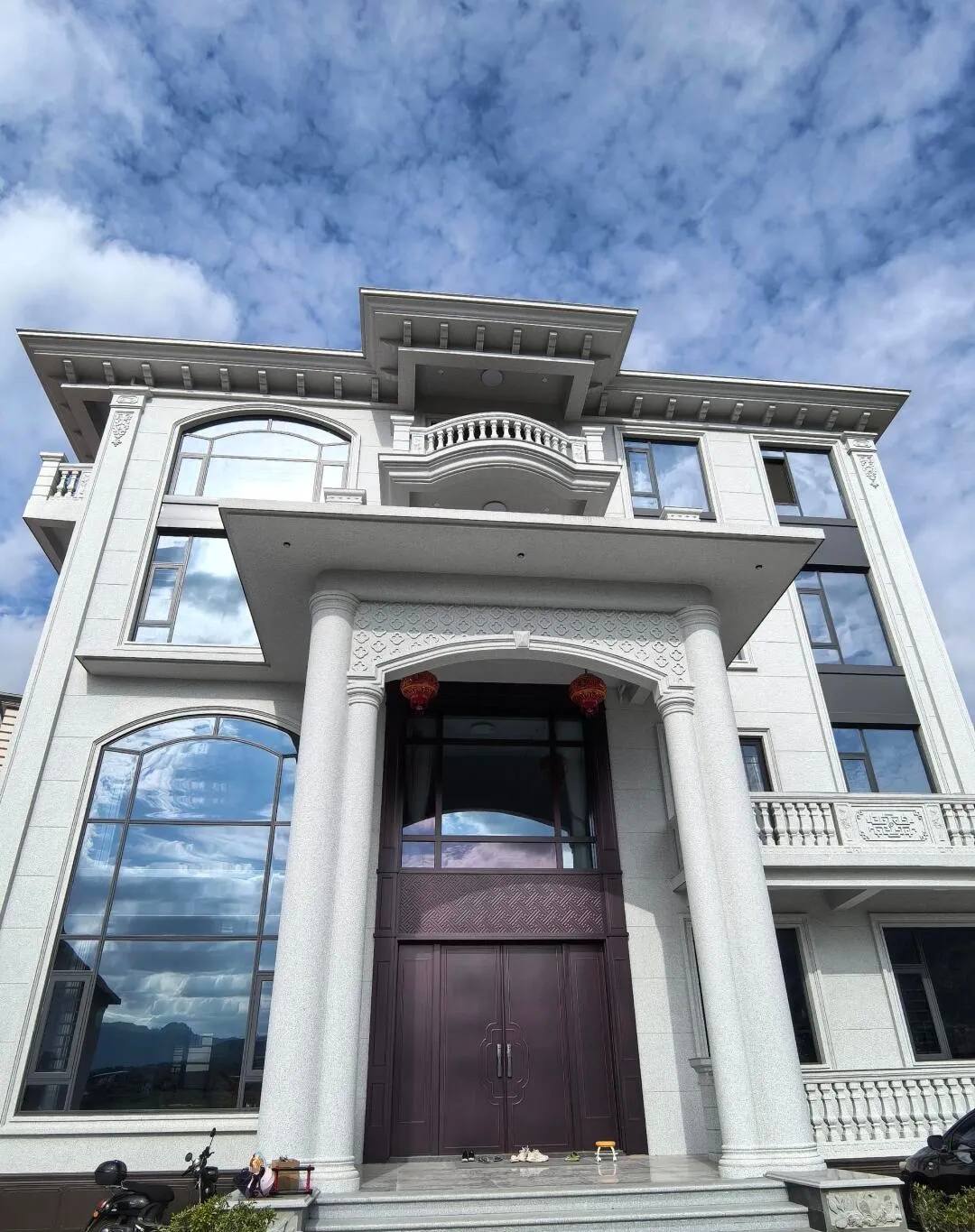 延安白麻别墅外墙干挂石材效果示例