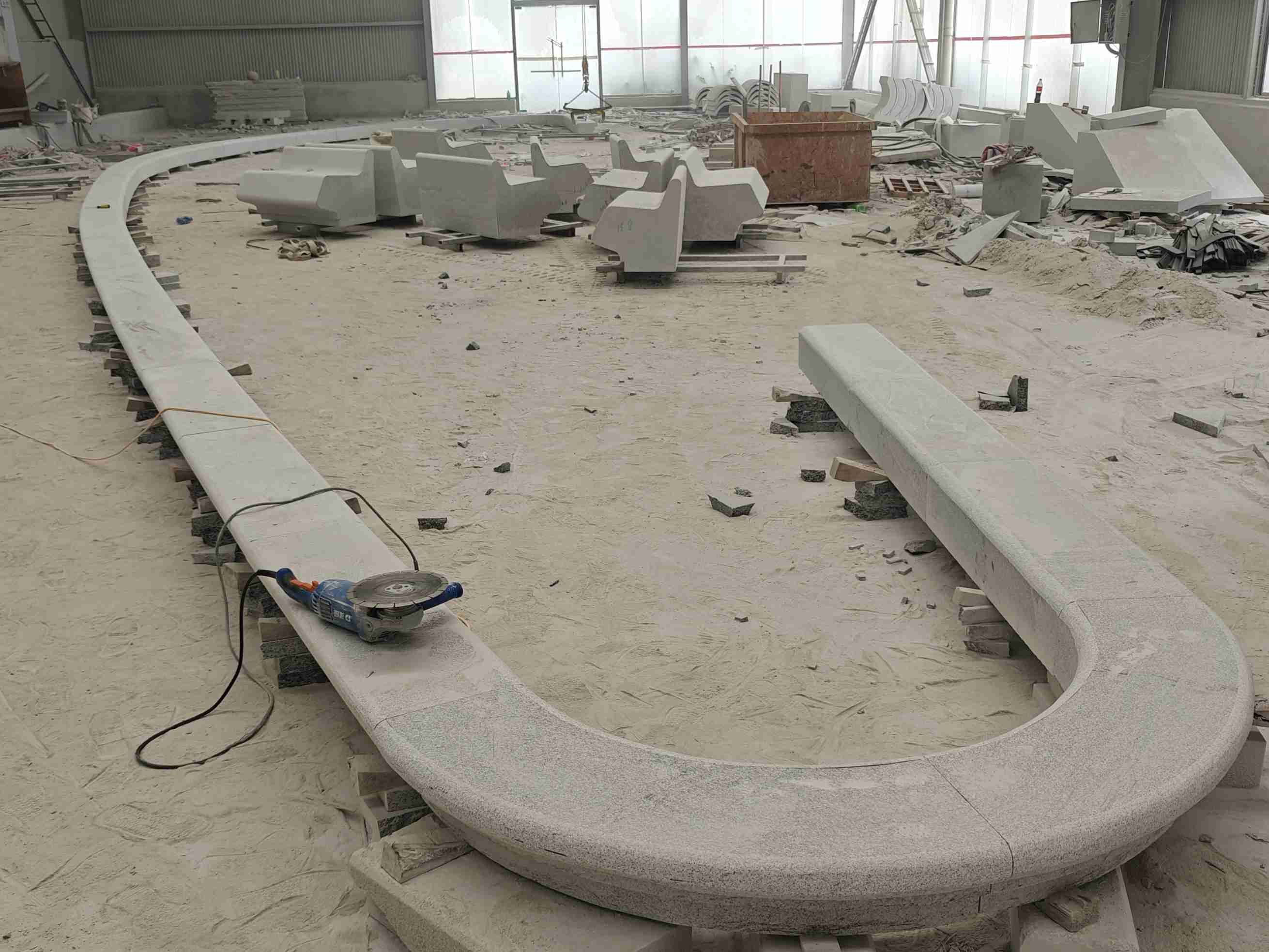 延安 芝麻白花岗岩弧形花坛石，坐凳石