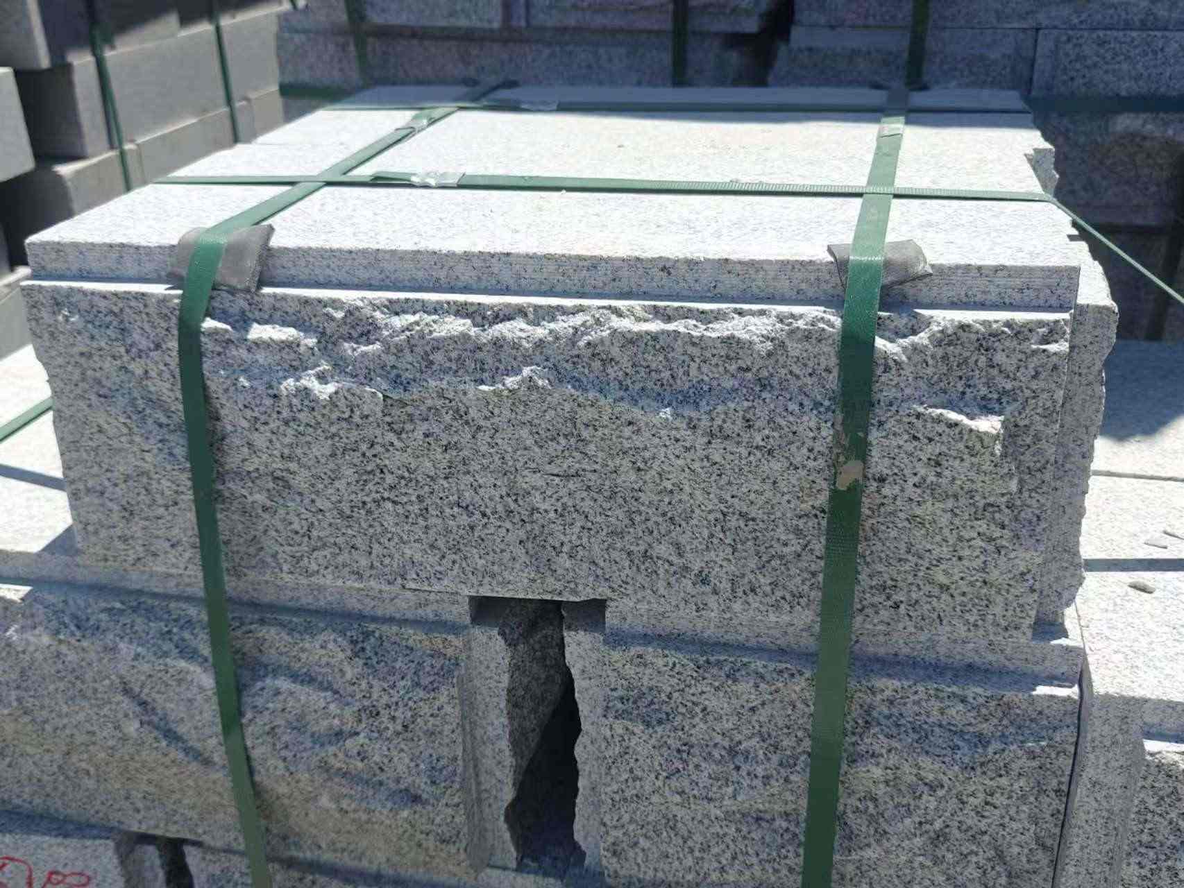 延安 芝麻白花岗岩自然面成品