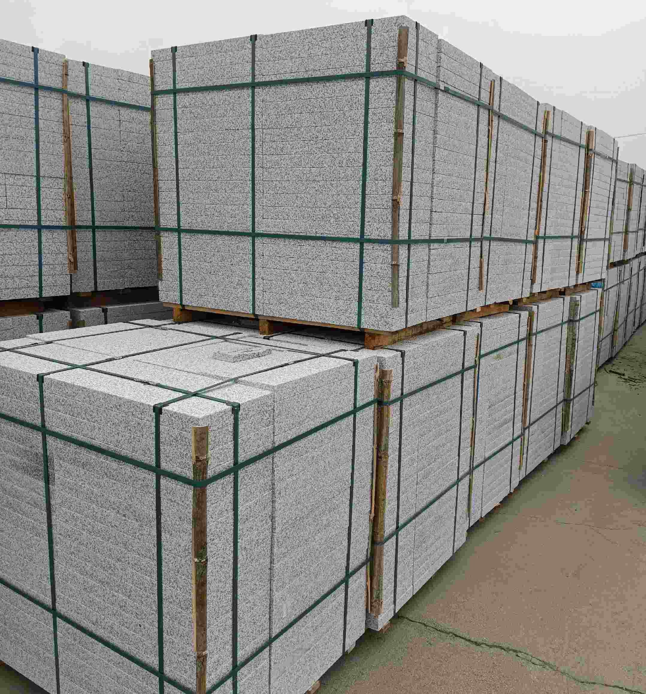 延安 白麻花岗岩石材荔枝面地铺石（300*600*50）