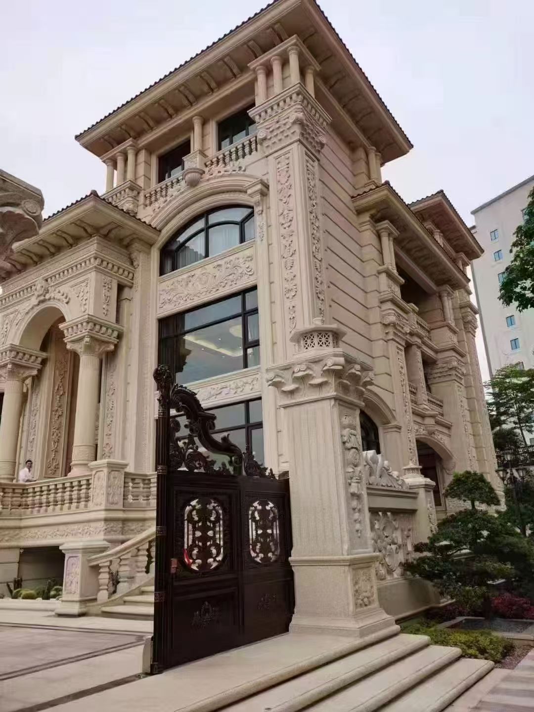 延安 黄金麻花岗岩别墅外墙干挂效果展示