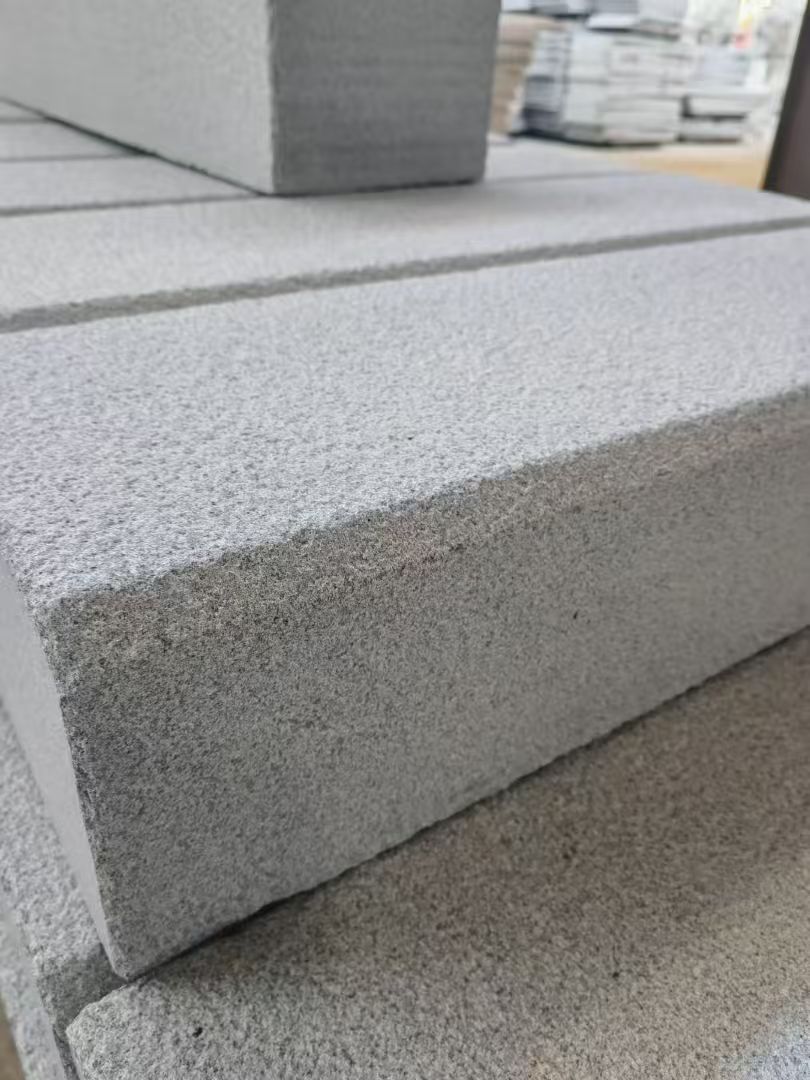 延安 芝麻灰荔枝面路沿石