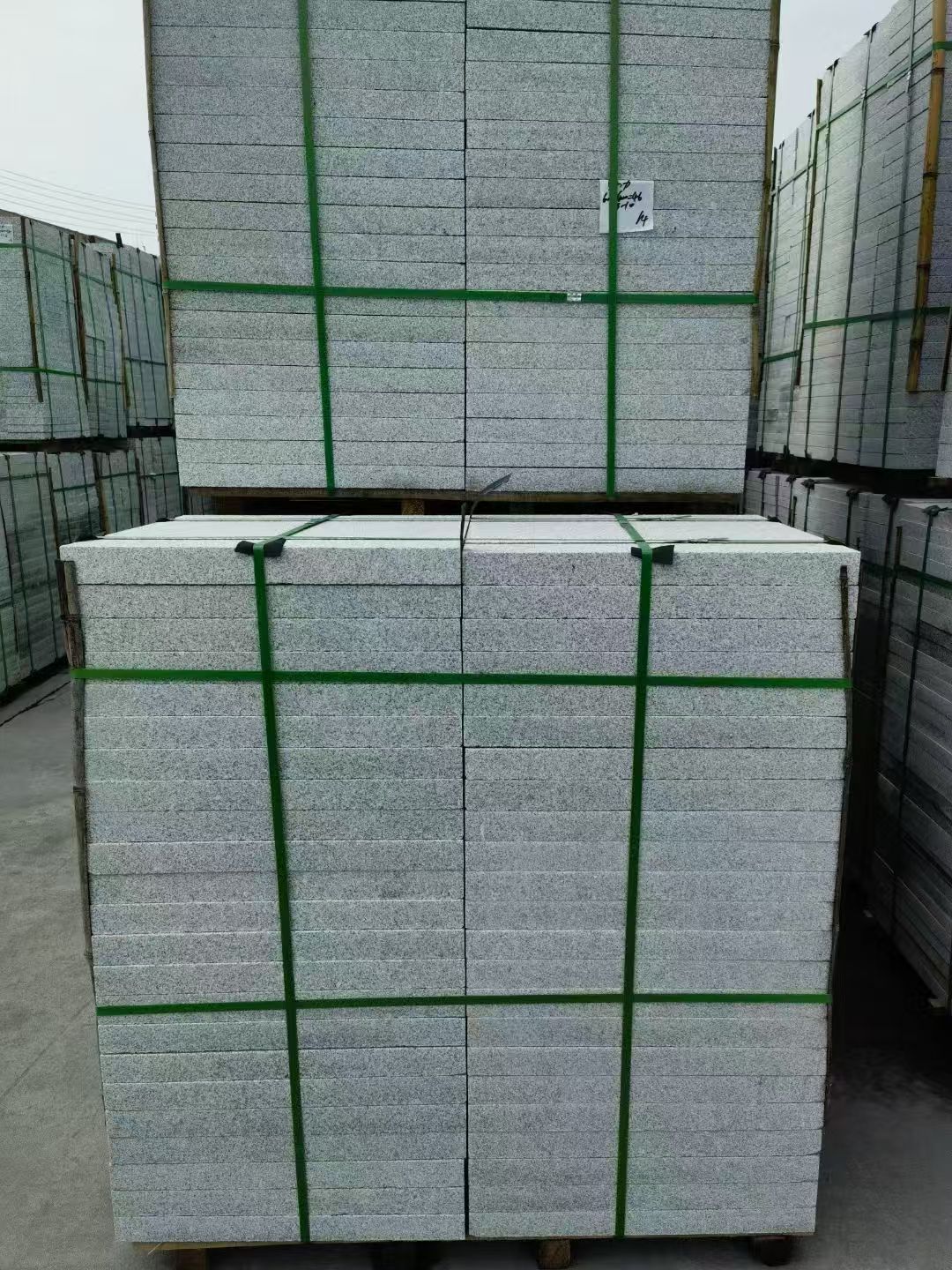 延安 芝麻白火烧，园林广场市政工程地铺石，1.8~5.0厚均有现货