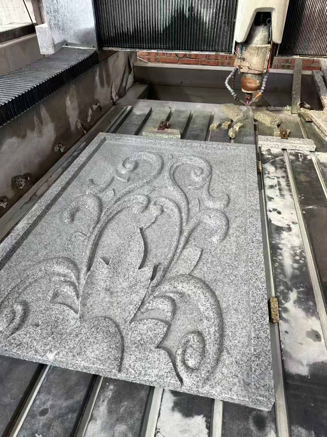 延安 白麻别墅干挂雕花板