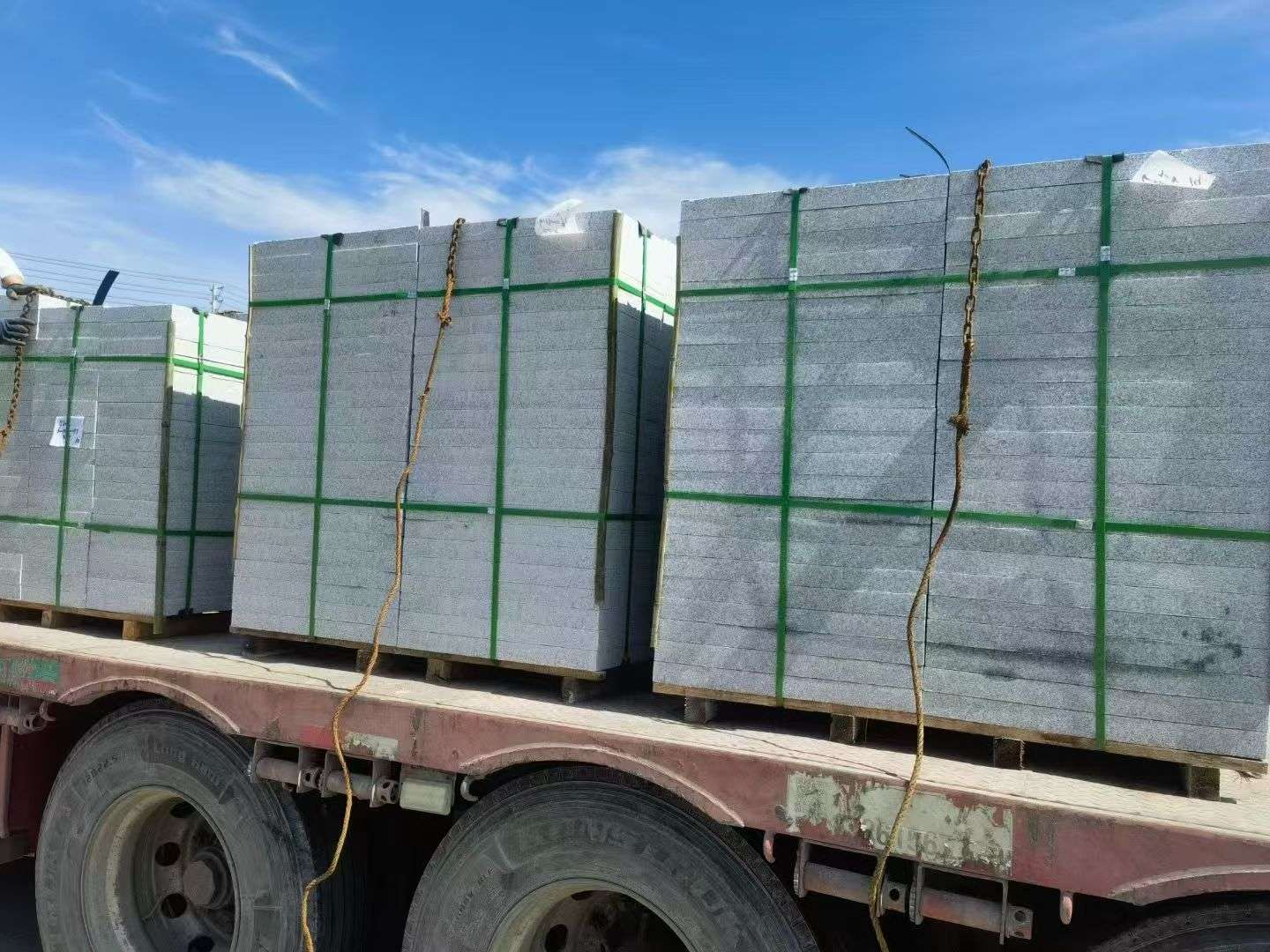 延安 芝麻白花岗岩地铺石装车日常