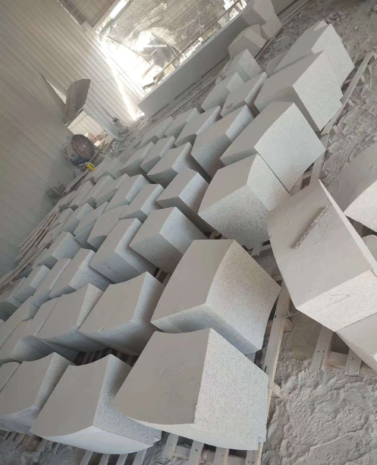 延安 白麻花岗岩异形坐凳