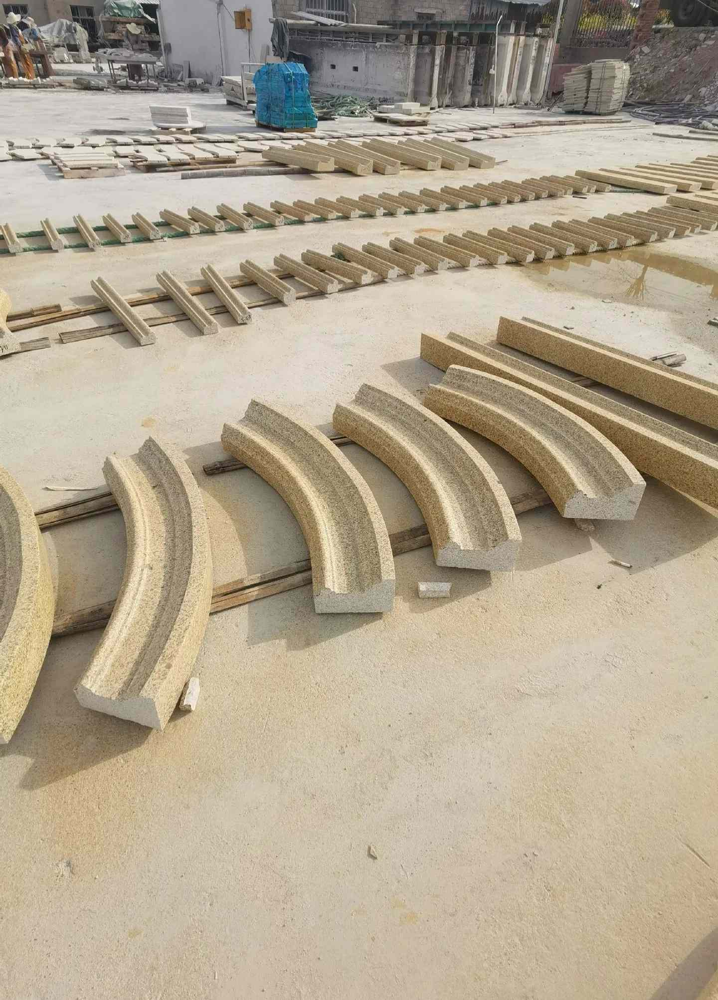 延安 黄金麻花岗岩别墅线条