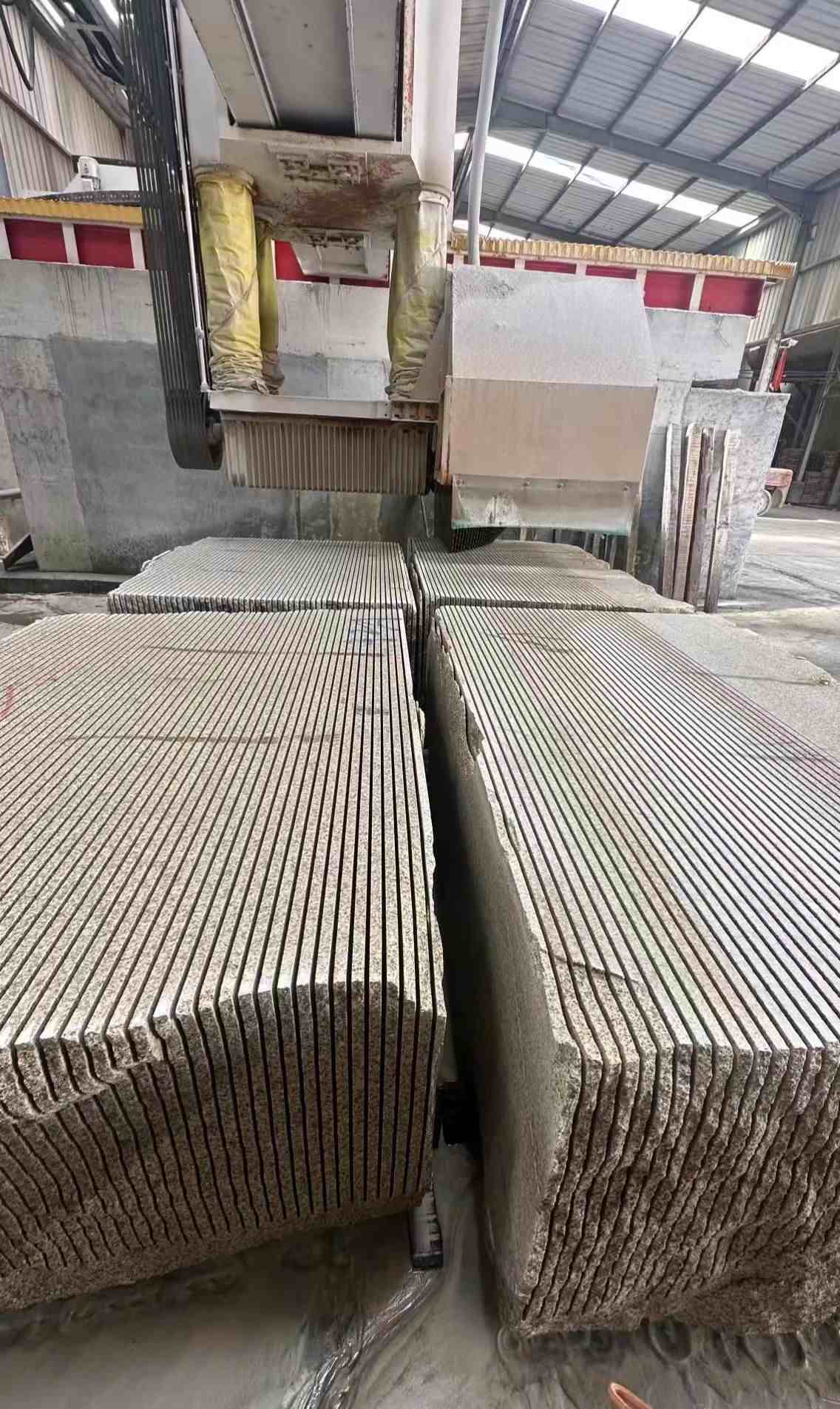 延安 车间生产日常，黄金麻白麻花岗岩