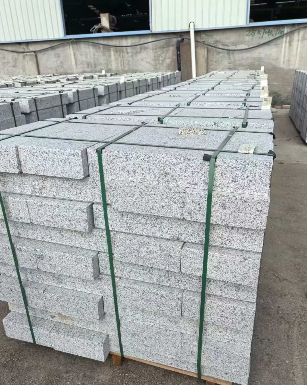 延安 白麻花岗岩路沿石，弧形路沿石，道牙石，马路牙子，界石，路缘石，平沿石，直岩石，平缘石等