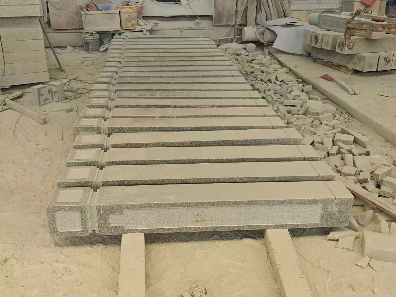 延安 芝麻白异形加工雕刻-栏杆大柱，方柱