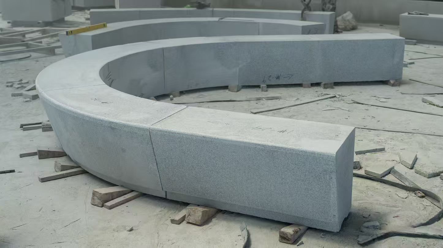 延安 芝麻白花岗岩光面弧形坐凳